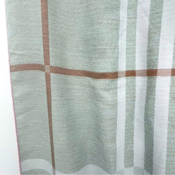 Peter Glenn Reversible Plaid Scarf Wrap w/ Fox Fur Pom-poms - Picture 6 of 7